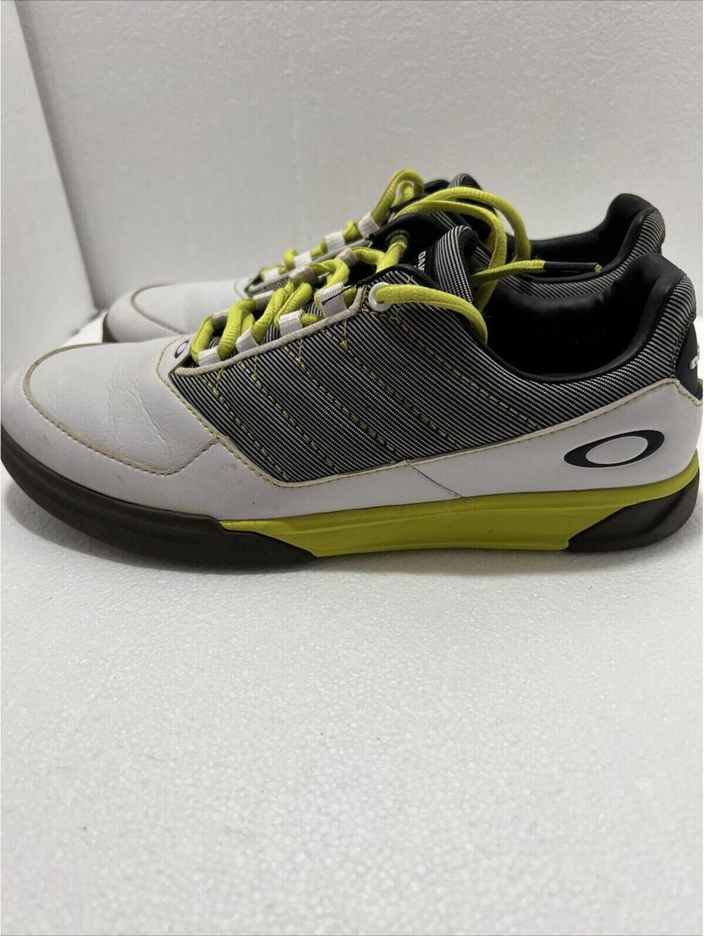OAKLEY  GOLF SHOES MEN'S 8 WHITE & GREEN